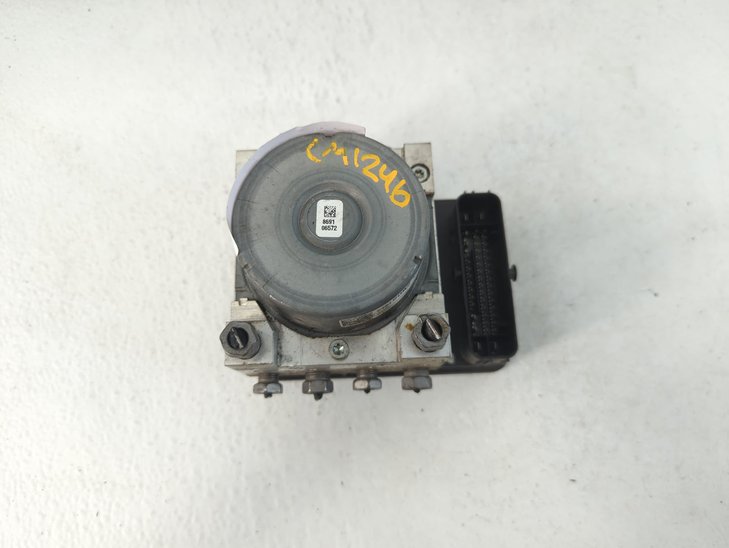 2018-2019 Chevrolet Equinox ABS Pump Control Module Replacement P/N:84342052 Fits Fits 2018 2019 2020 2021 OEM Used Auto Par