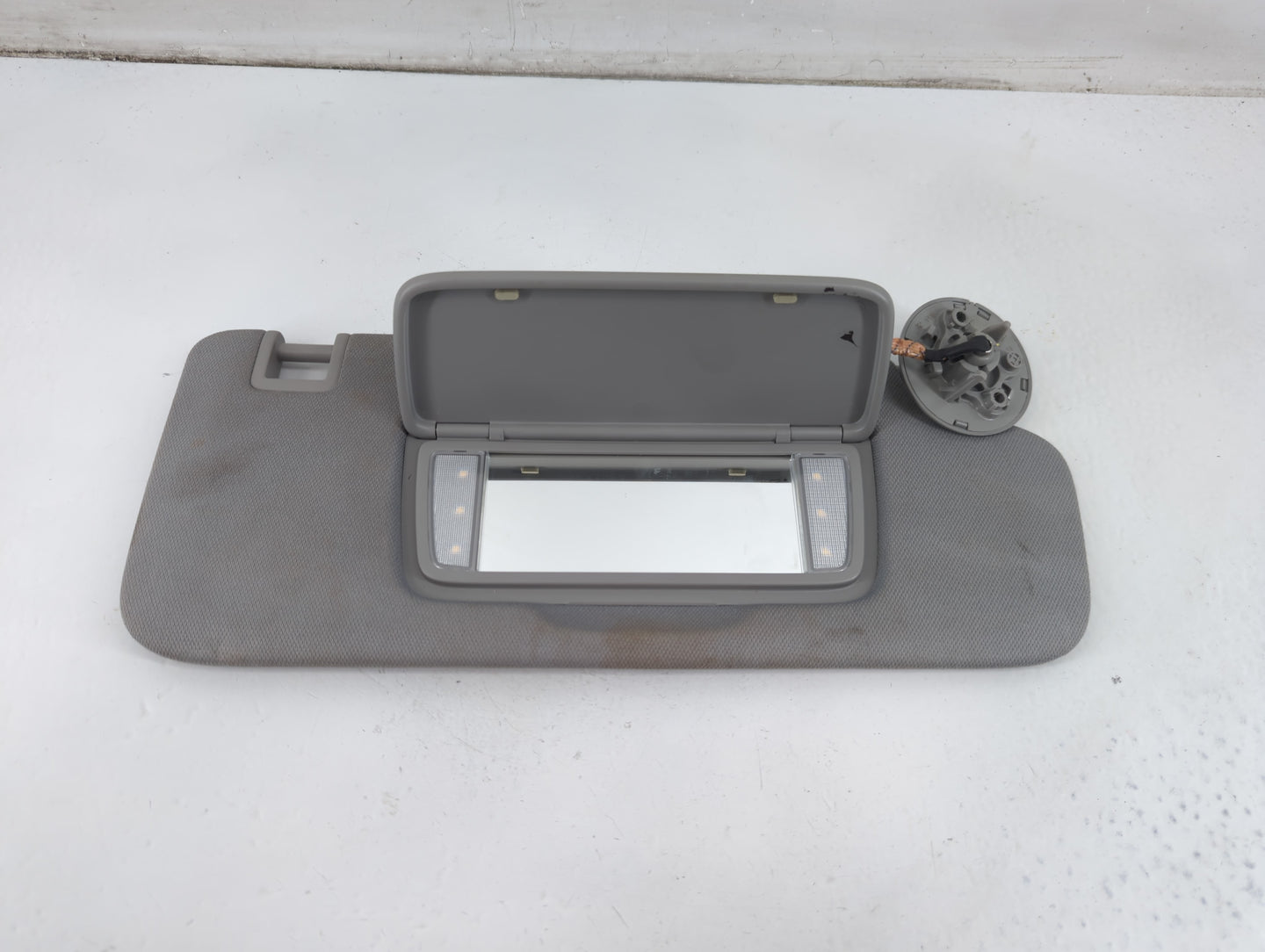2018-2019 Chevrolet Equinox Sun Visor Shade Replacement Passenger Right Mirror Fits Fits 2018 2019 OEM Used Auto Parts - Oem