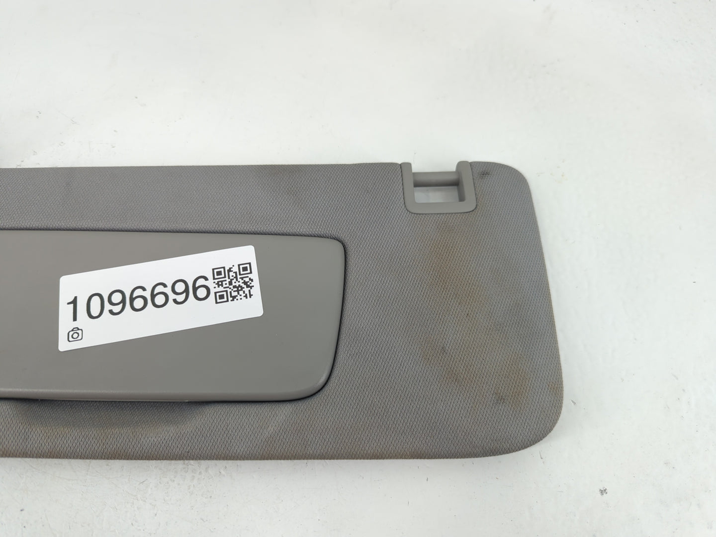 2018-2019 Chevrolet Equinox Sun Visor Shade Replacement Driver Left Mirror Fits Fits 2018 2019 OEM Used Auto Parts - Oemused