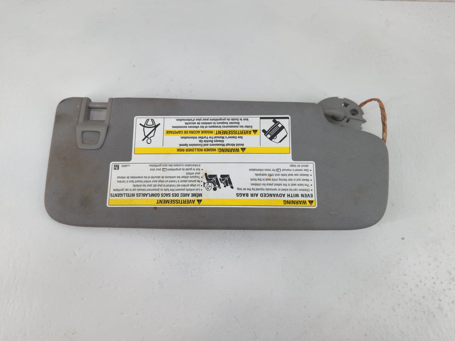 2018-2019 Chevrolet Equinox Sun Visor Shade Replacement Driver Left Mirror Fits Fits 2018 2019 OEM Used Auto Parts - Oemused