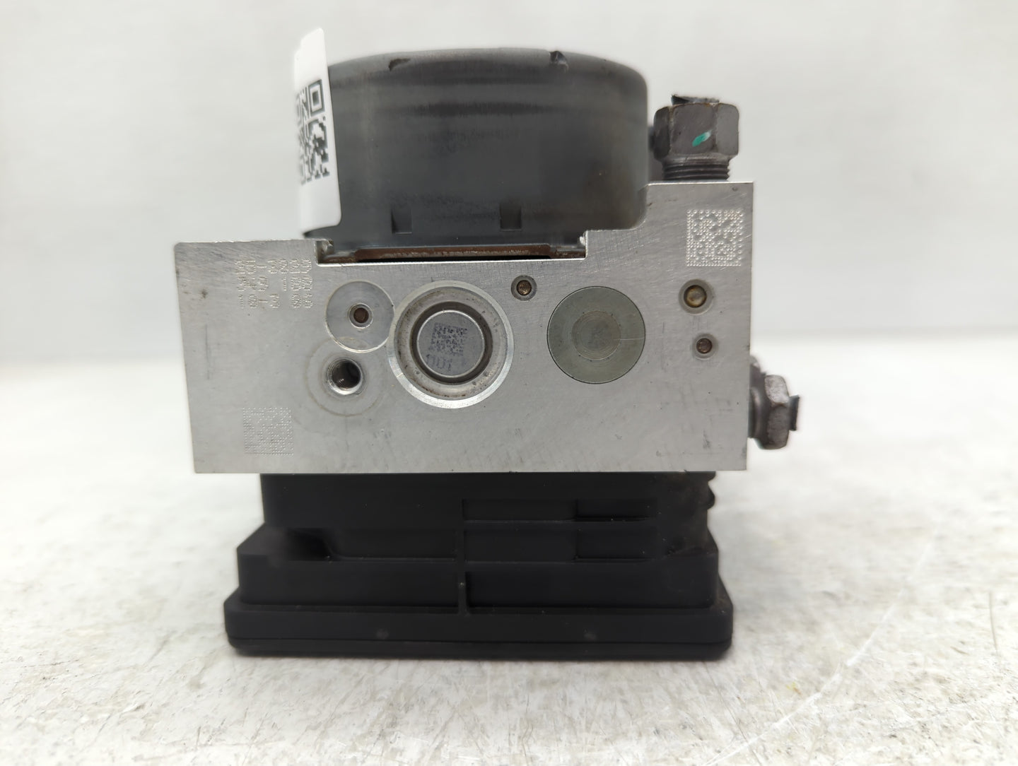 2018-2019 Chevrolet Equinox ABS Pump Control Module Replacement P/N:84414759 Fits Fits 2018 2019 2020 2021 OEM Used Auto Par