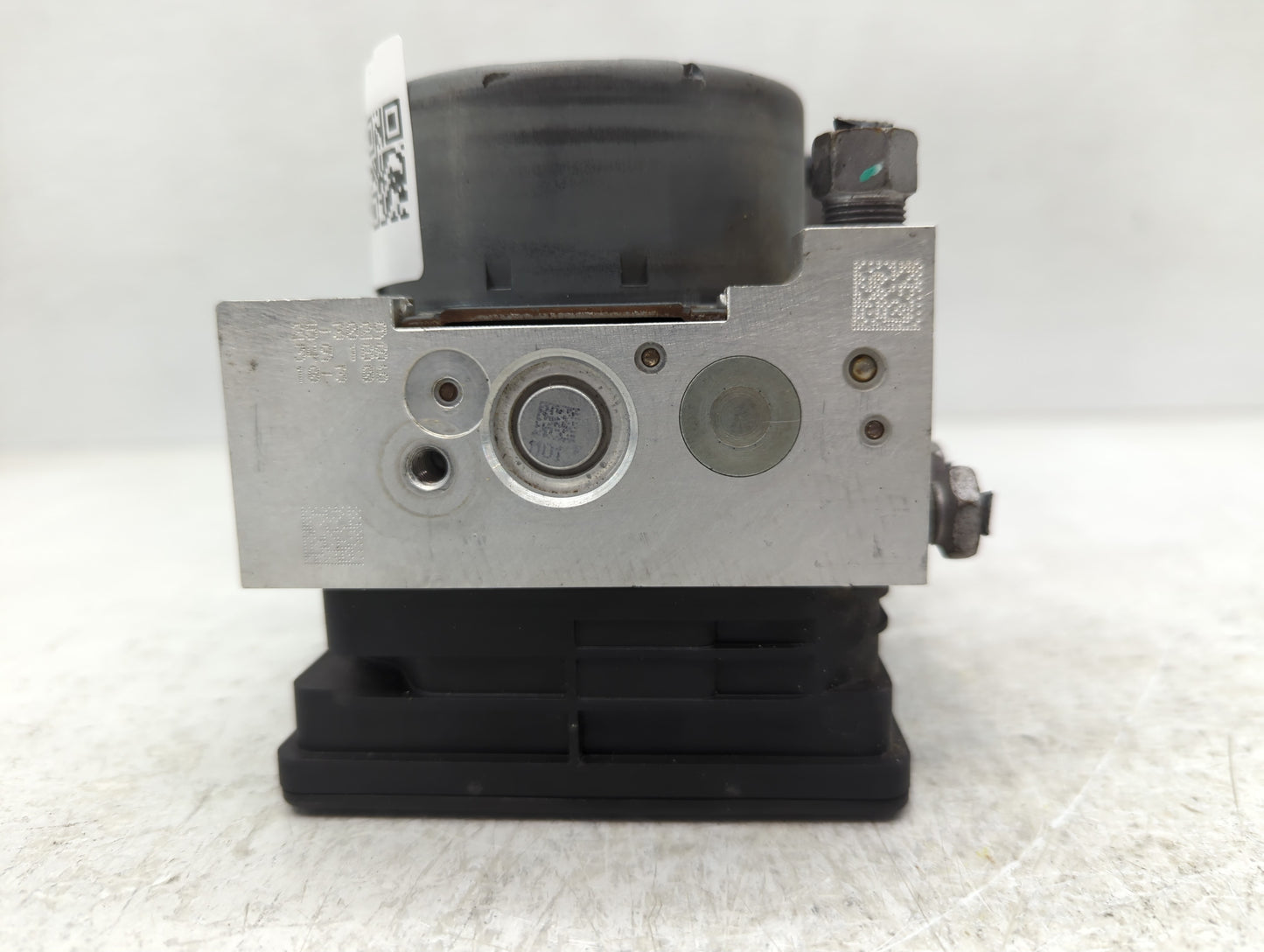 2018-2019 Chevrolet Equinox ABS Pump Control Module Replacement P/N:84414759 Fits Fits 2018 2019 2020 2021 OEM Used Auto Par