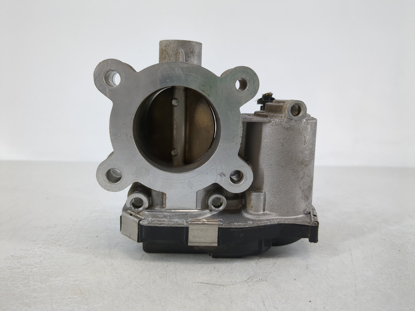 2018-2022 Chevrolet Equinox Throttle Body Fits Fits 2016 2017 2018 2019 2020 2021 2022 OEM Used Auto Parts - Oemusedautopart