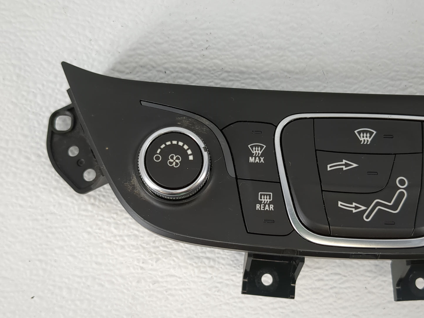 2018 Chevrolet Equinox Climate Control Module Temperature AC/Heater Replacement P/N:84422501 84175393 Fits OEM Used Auto Par