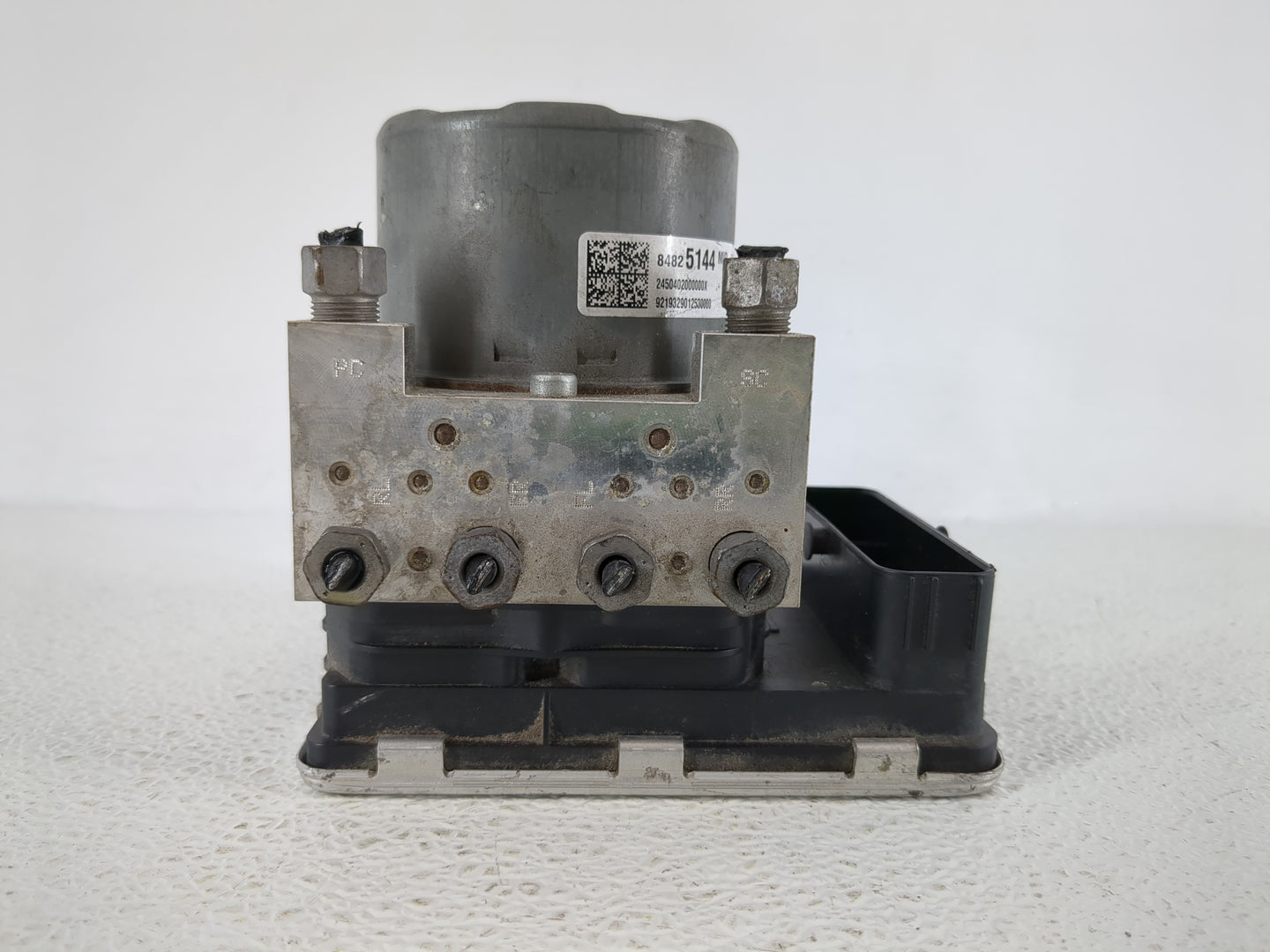 2018-2019 Chevrolet Equinox ABS Pump Control Module Replacement P/N:84825144 Fits Fits 2018 2019 2020 2021 OEM Used Auto Par