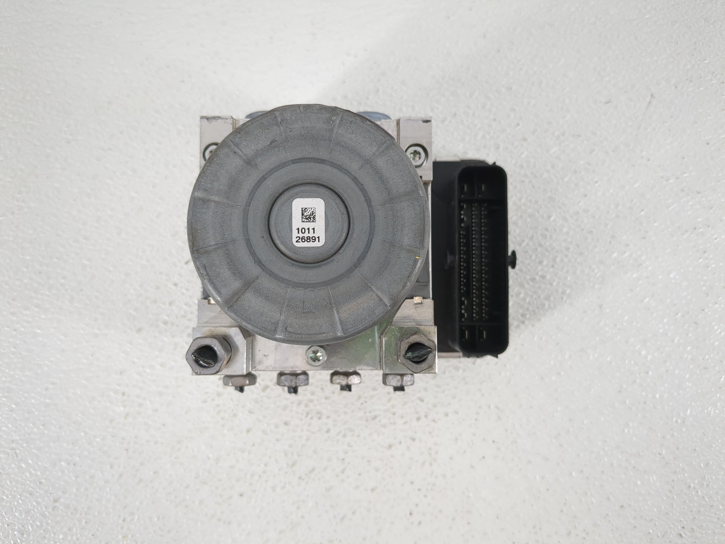 2018-2019 Chevrolet Equinox ABS Pump Control Module Replacement P/N:84825144 Fits Fits 2018 2019 2020 2021 OEM Used Auto Par