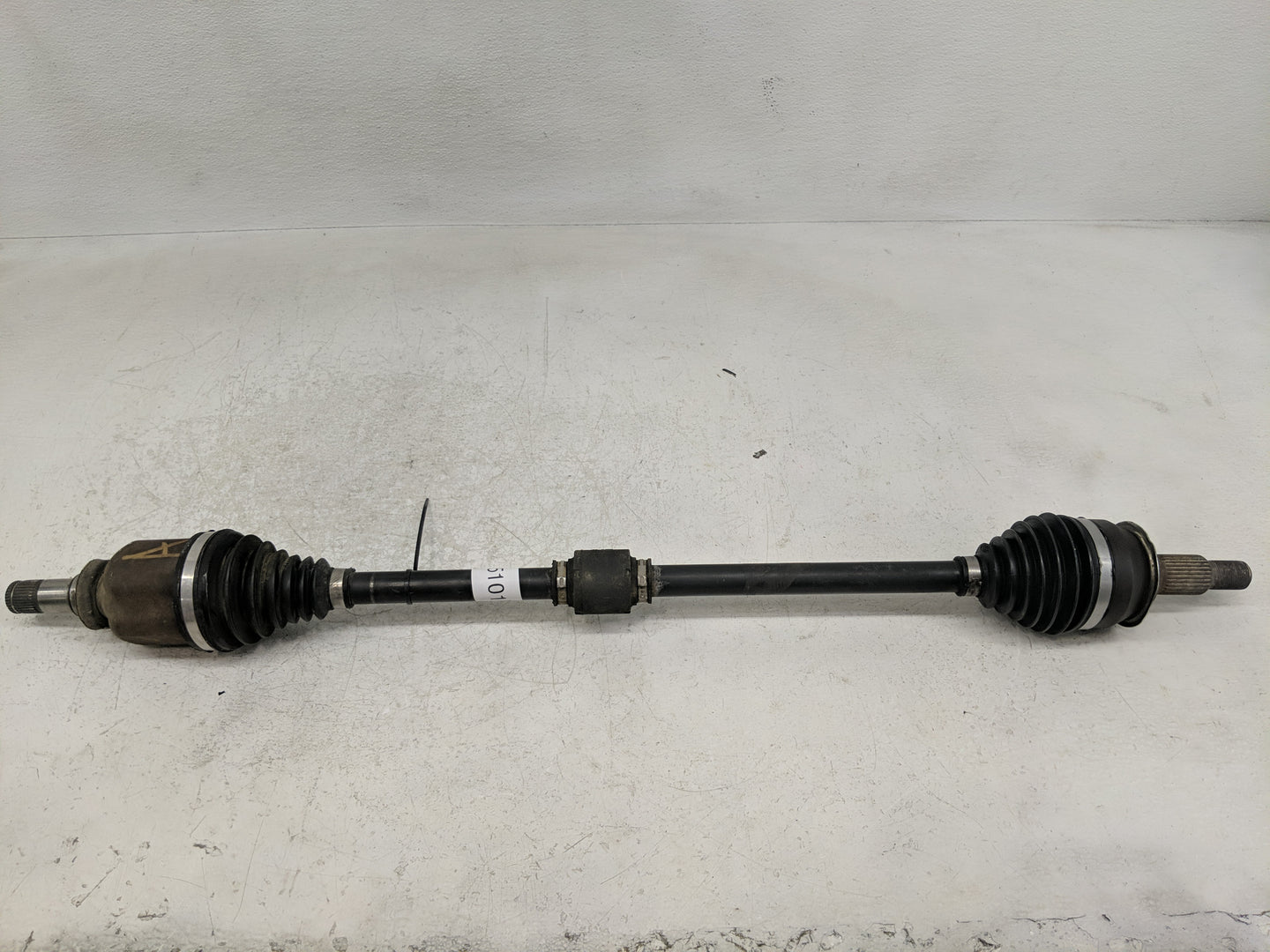 2018-2020 Chevrolet Equinox Axle Shaft Front Passenger Cv C/v - Oemusedautoparts1.com
