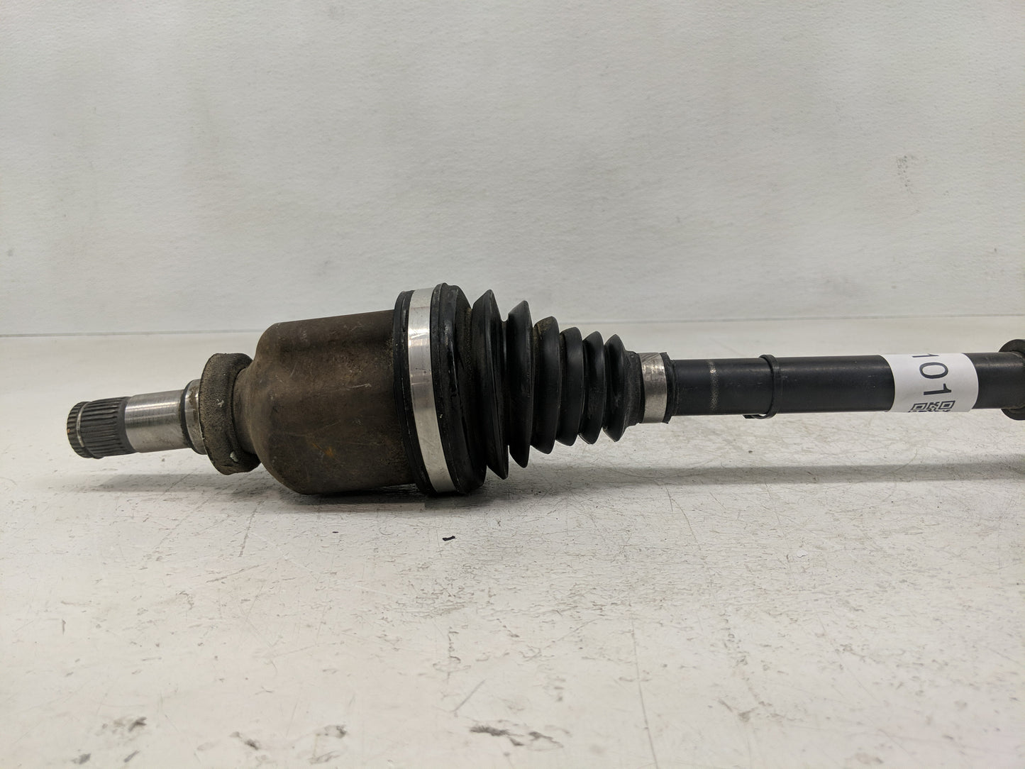 2018-2020 Chevrolet Equinox Axle Shaft Front Passenger Cv C/v - Oemusedautoparts1.com