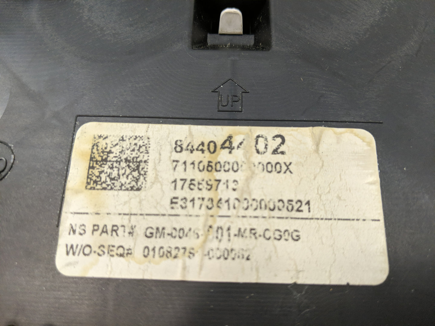 2018 Chevrolet Equinox Instrument Cluster Speedometer Gauges P/N:84404402 Fits OEM Used Auto Parts - Oemusedautoparts1.com