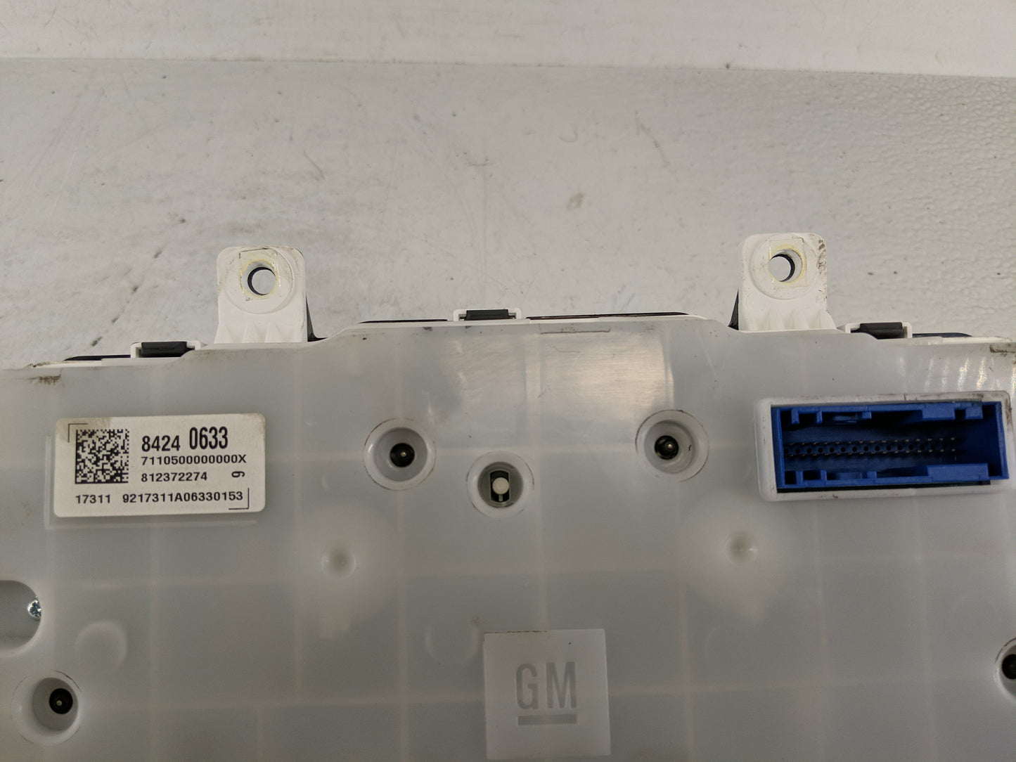 2018 Chevrolet Equinox Instrument Cluster Speedometer Gauges P/N:84240633 Fits OEM Used Auto Parts - Oemusedautoparts1.com