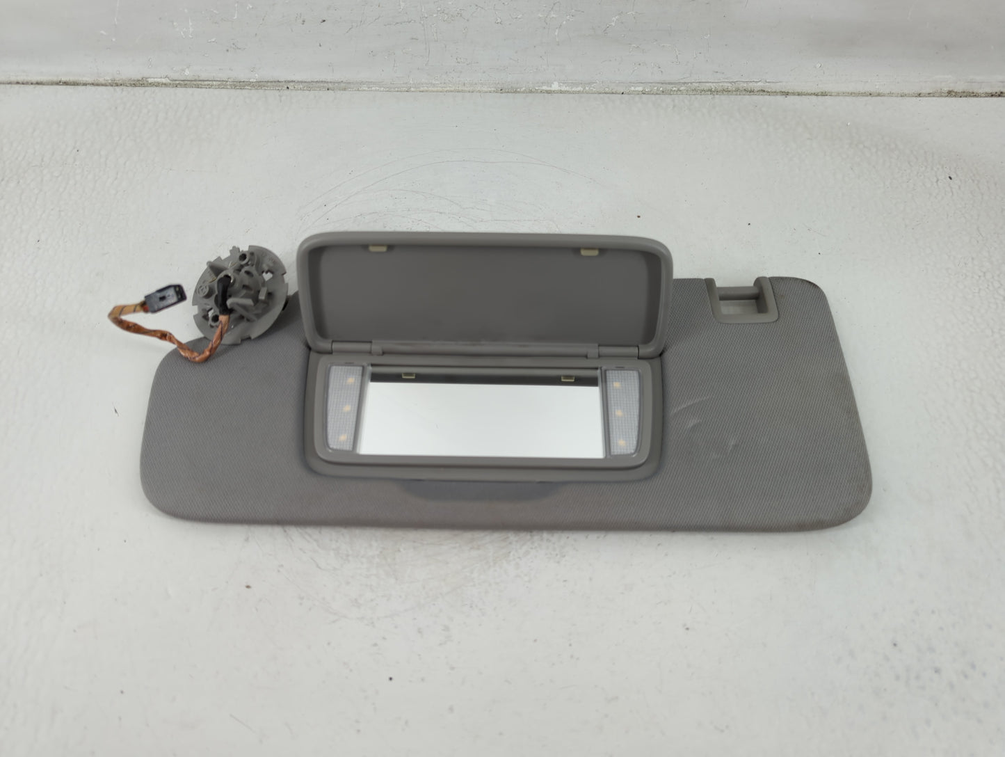 2018 Chevrolet Equinox Sun Visor Shade Replacement Driver Left Mirror Fits OEM Used Auto Parts - Oemusedautoparts1.com