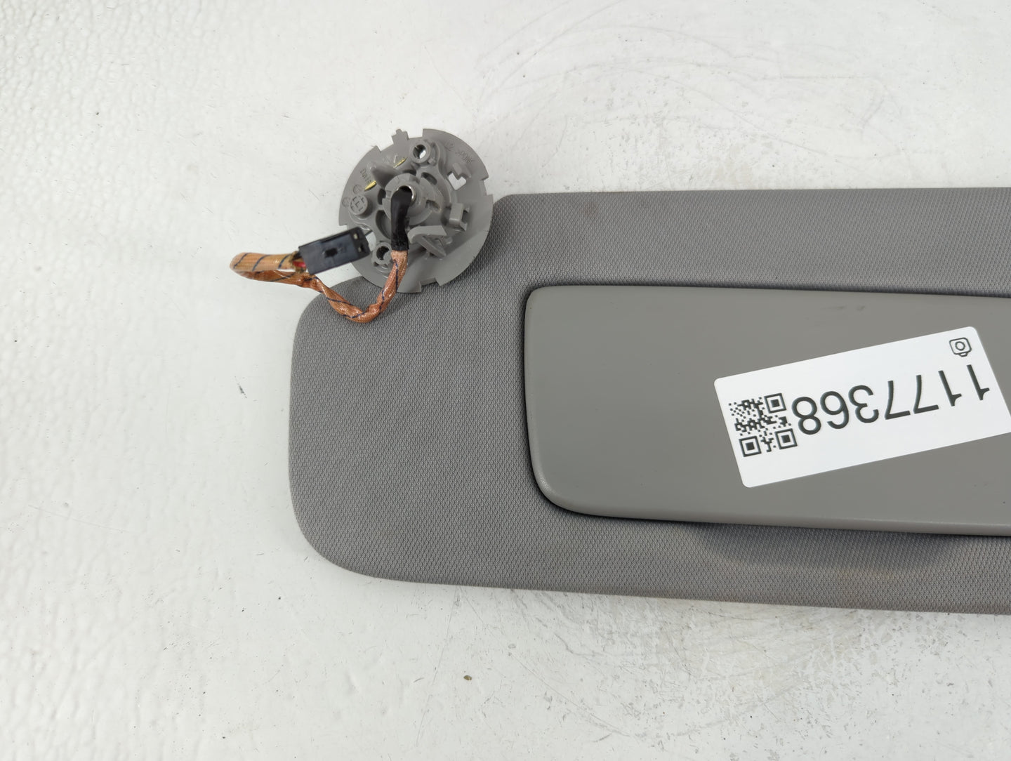 2018 Chevrolet Equinox Sun Visor Shade Replacement Driver Left Mirror Fits OEM Used Auto Parts - Oemusedautoparts1.com