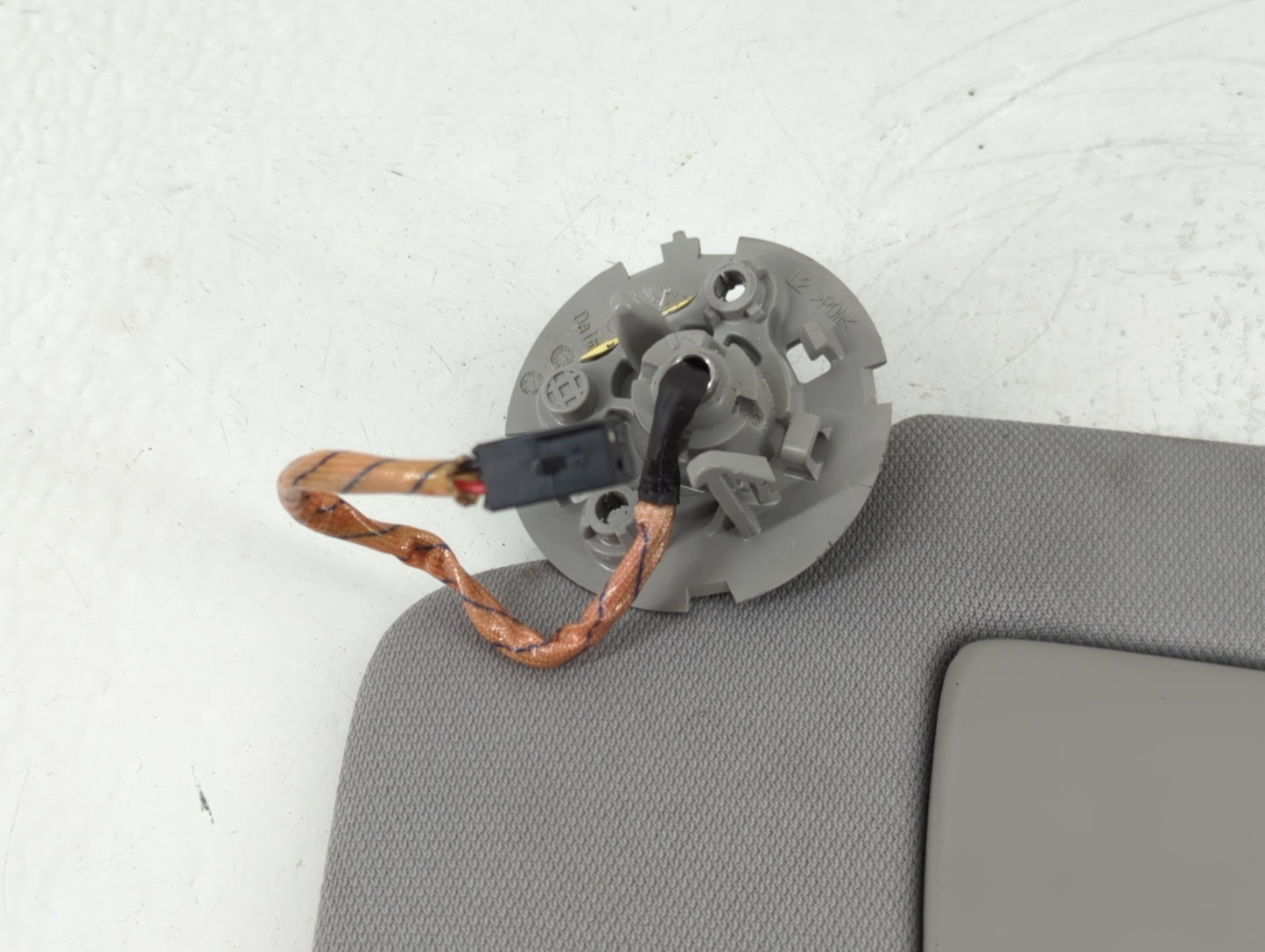 2018 Chevrolet Equinox Sun Visor Shade Replacement Driver Left Mirror Fits OEM Used Auto Parts - Oemusedautoparts1.com