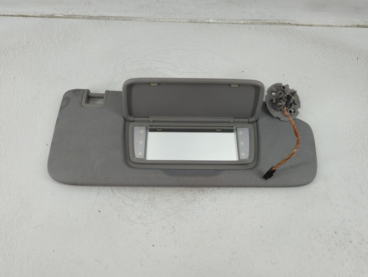 2018-2019 Chevrolet Equinox Sun Visor Shade Replacement Passenger Right Mirror Fits Fits 2018 2019 OEM Used Auto Parts - Oem
