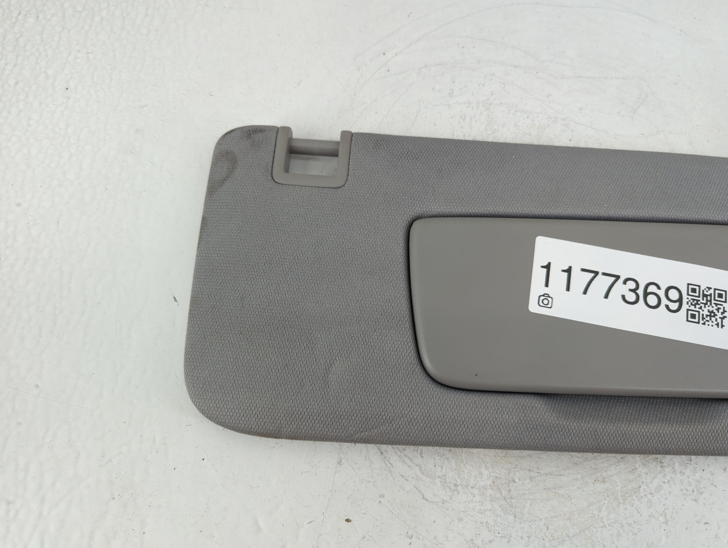 2018-2019 Chevrolet Equinox Sun Visor Shade Replacement Passenger Right Mirror Fits Fits 2018 2019 OEM Used Auto Parts - Oem