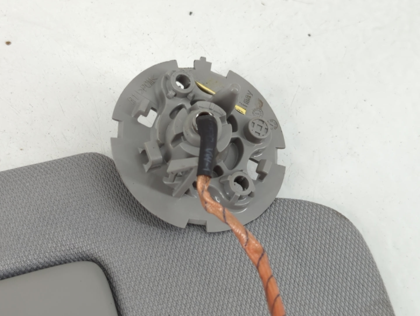 2018-2019 Chevrolet Equinox Sun Visor Shade Replacement Passenger Right Mirror Fits Fits 2018 2019 OEM Used Auto Parts - Oem