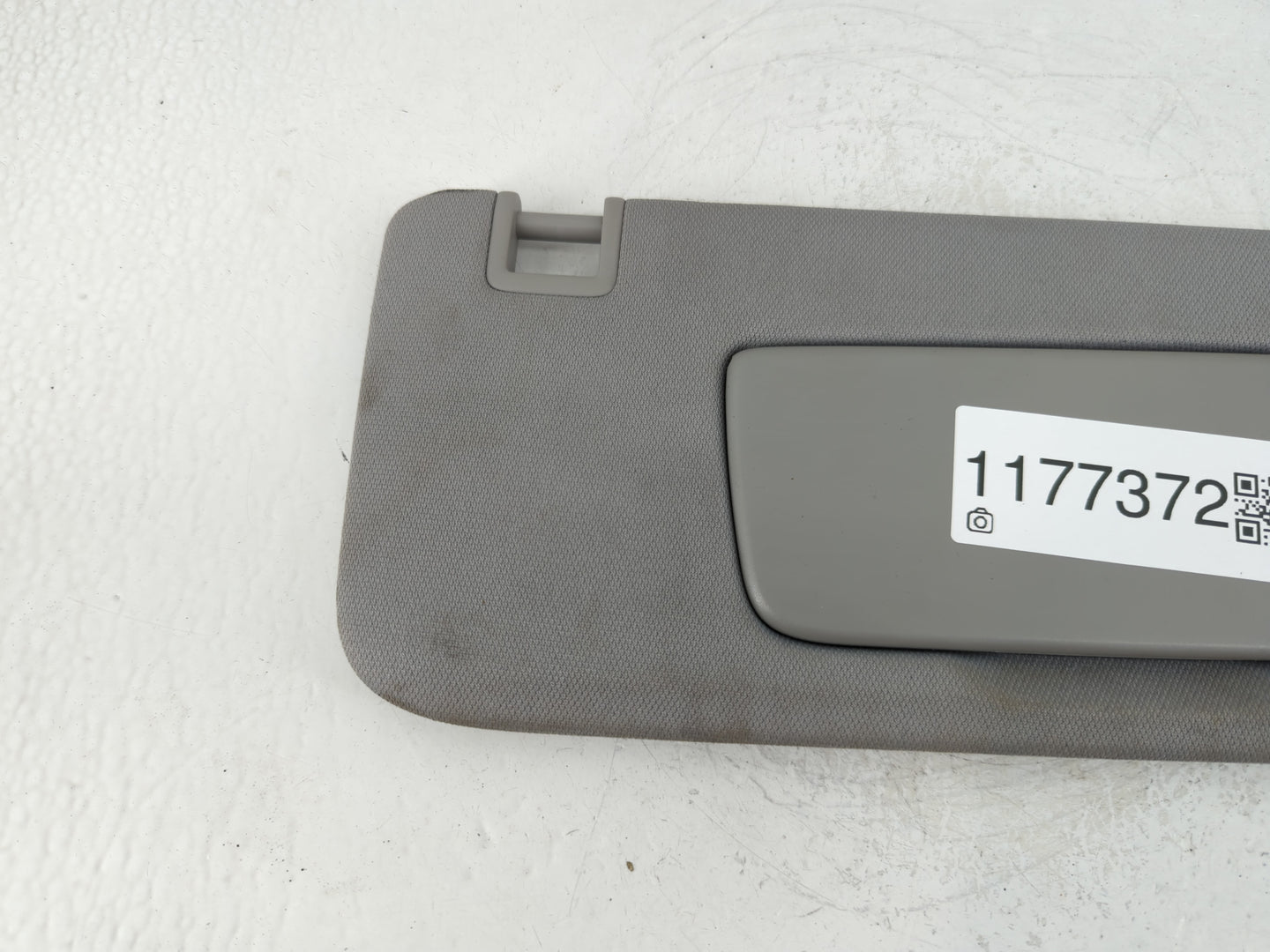 2018-2019 Chevrolet Equinox Sun Visor Shade Replacement Passenger Right Mirror Fits Fits 2018 2019 OEM Used Auto Parts - Oem