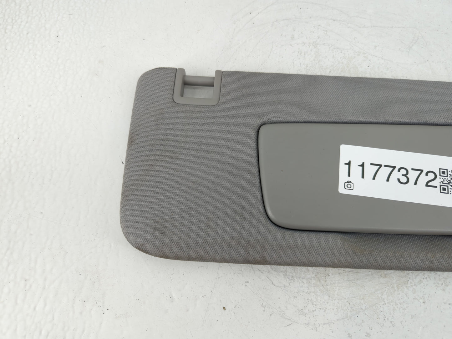 2018-2019 Chevrolet Equinox Sun Visor Shade Replacement Passenger Right Mirror Fits Fits 2018 2019 OEM Used Auto Parts - Oem