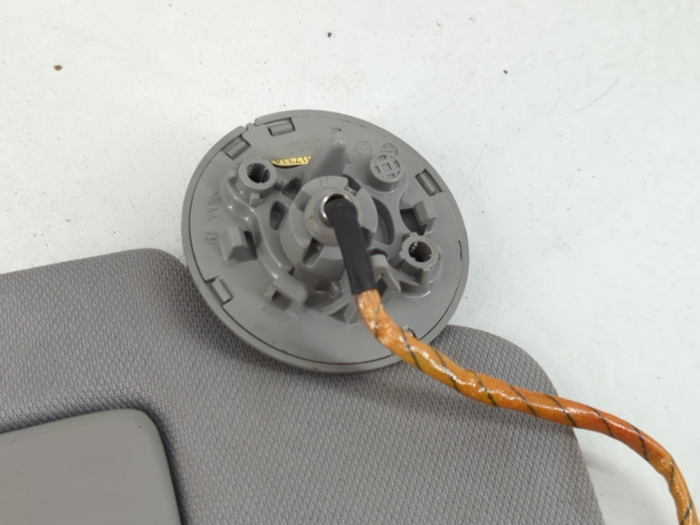 2018-2019 Chevrolet Equinox Sun Visor Shade Replacement Passenger Right Mirror Fits Fits 2018 2019 OEM Used Auto Parts - Oem