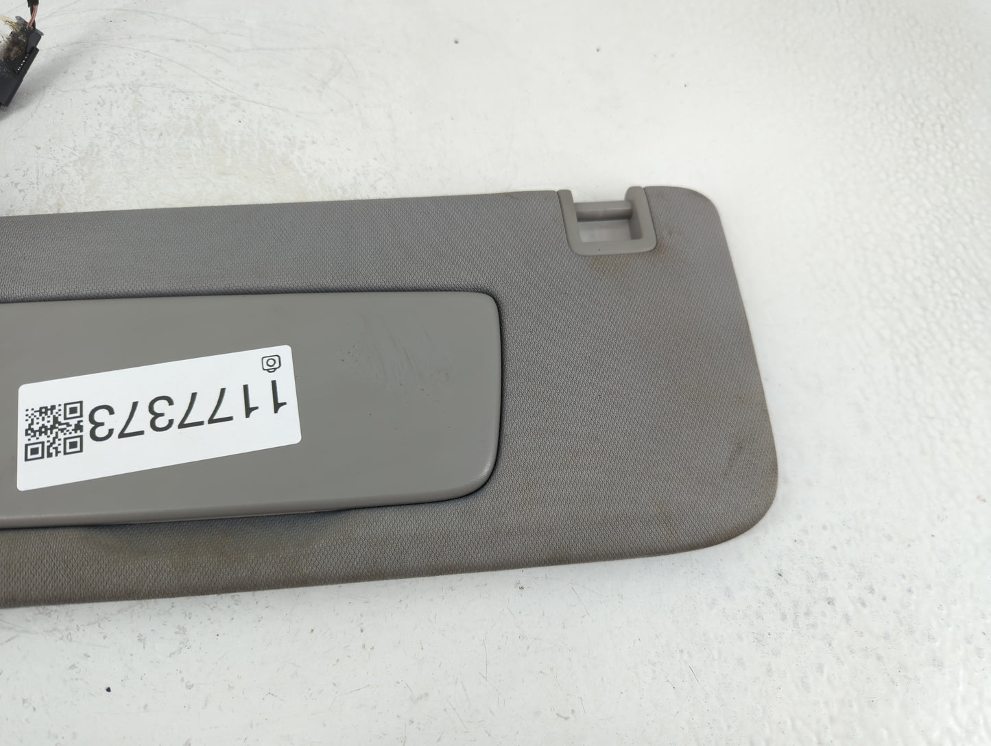 2018-2019 Chevrolet Equinox Sun Visor Shade Replacement Driver Left Mirror Fits Fits 2018 2019 OEM Used Auto Parts - Oemused