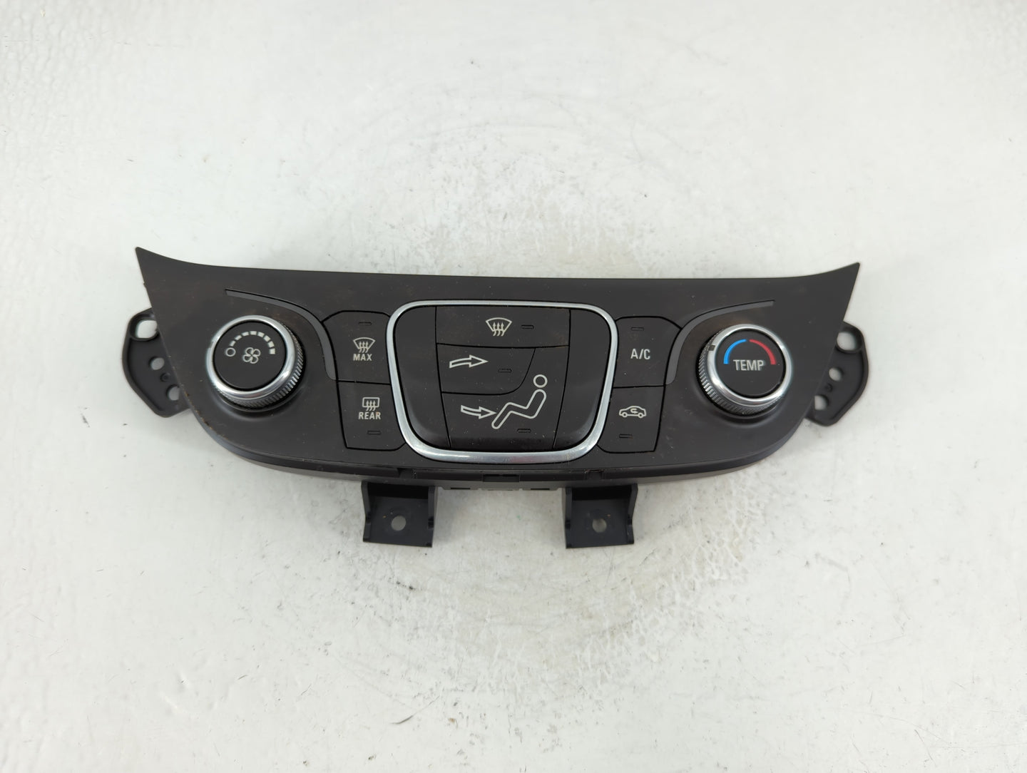 2018 Chevrolet Equinox Climate Control Module Temperature AC/Heater Replacement P/N:84175393 Fits OEM Used Auto Parts - Oemu