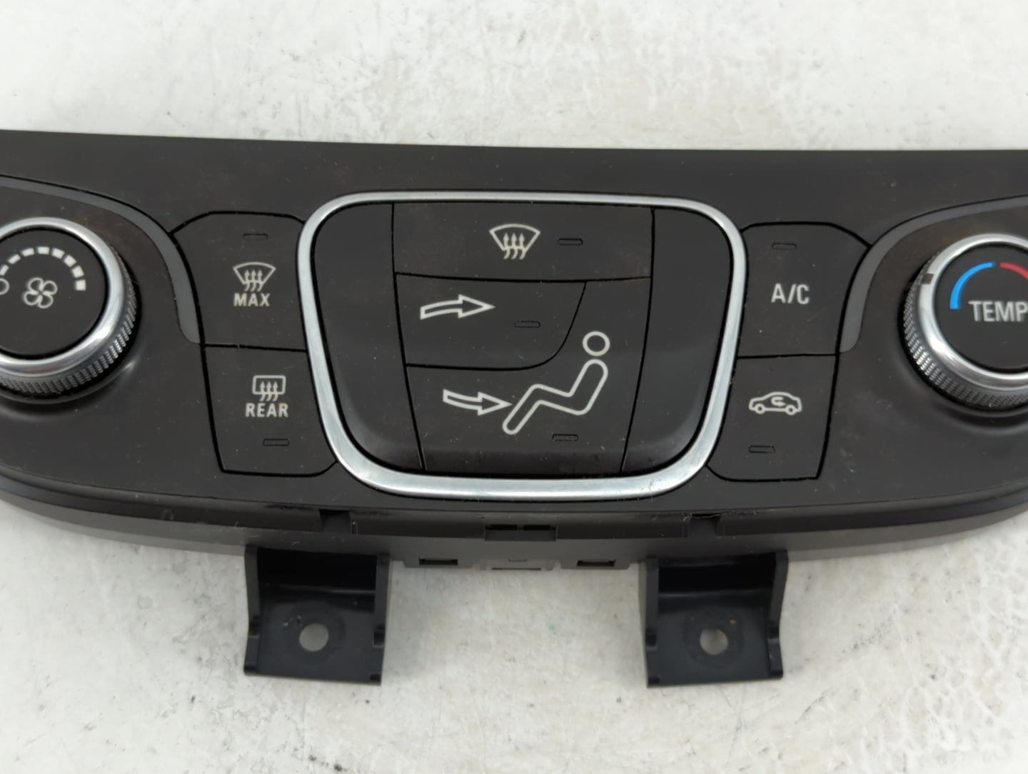2018 Chevrolet Equinox Climate Control Module Temperature AC/Heater Replacement P/N:84175393 Fits OEM Used Auto Parts - Oemu
