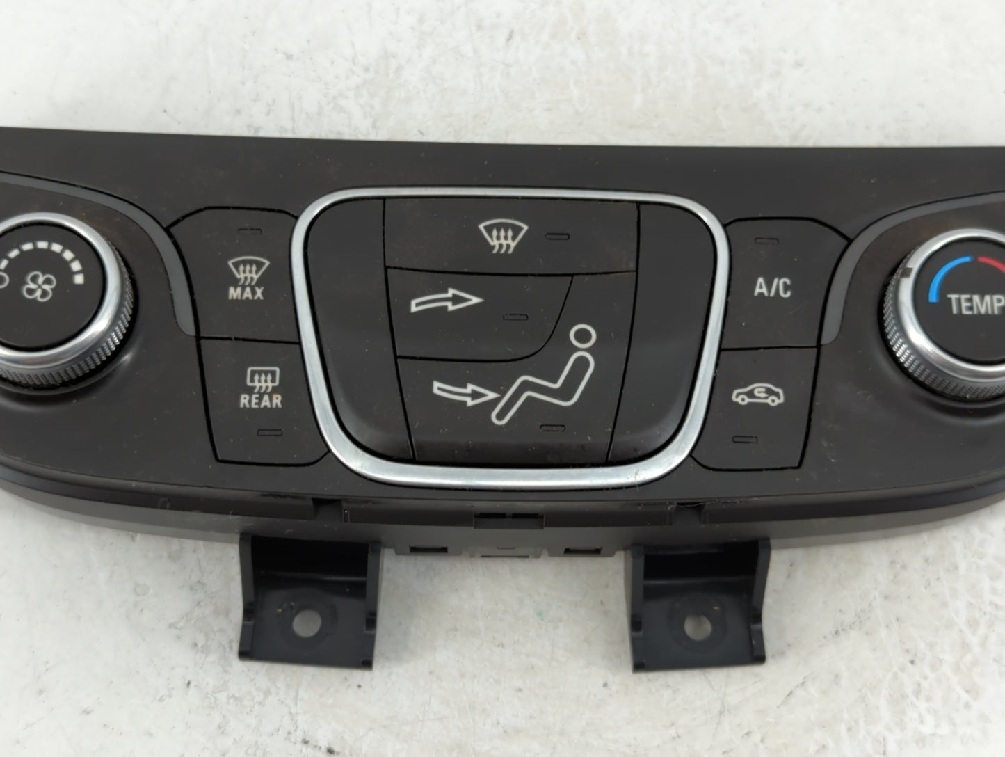 2018 Chevrolet Equinox Climate Control Module Temperature AC/Heater Replacement P/N:84175393 Fits OEM Used Auto Parts - Oemu