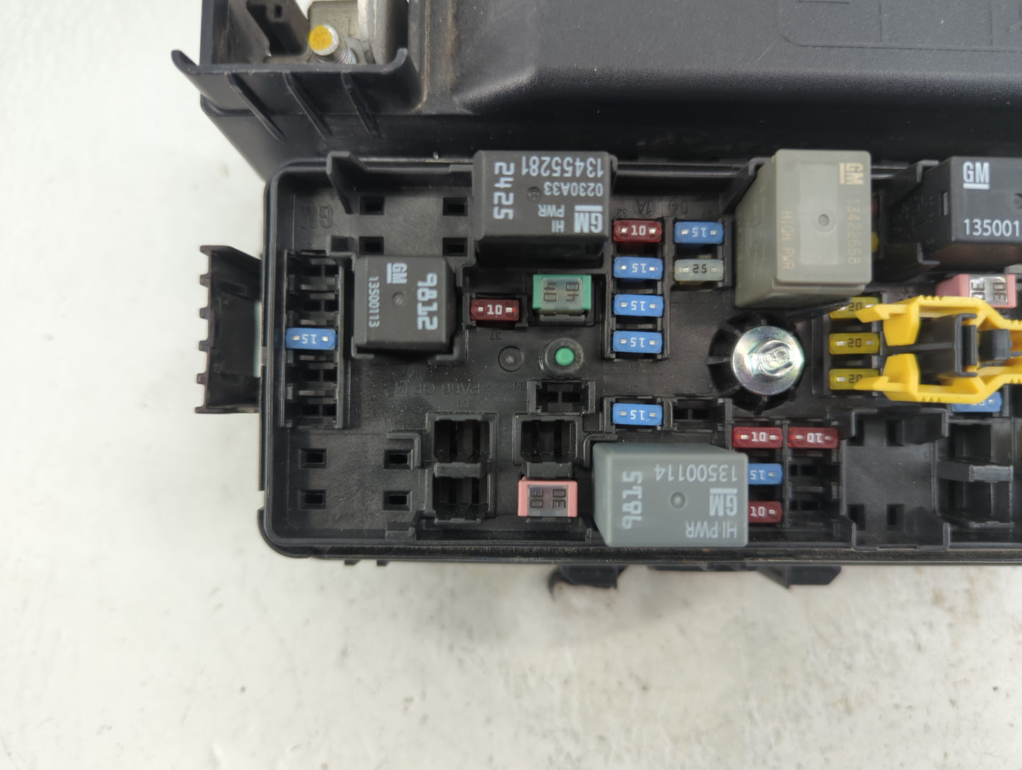2018-2019 Chevrolet Equinox Fusebox Fuse Box Panel Relay Module P/N:812461952 Fits Fits 2018 2019 OEM Used Auto Parts - Oemu