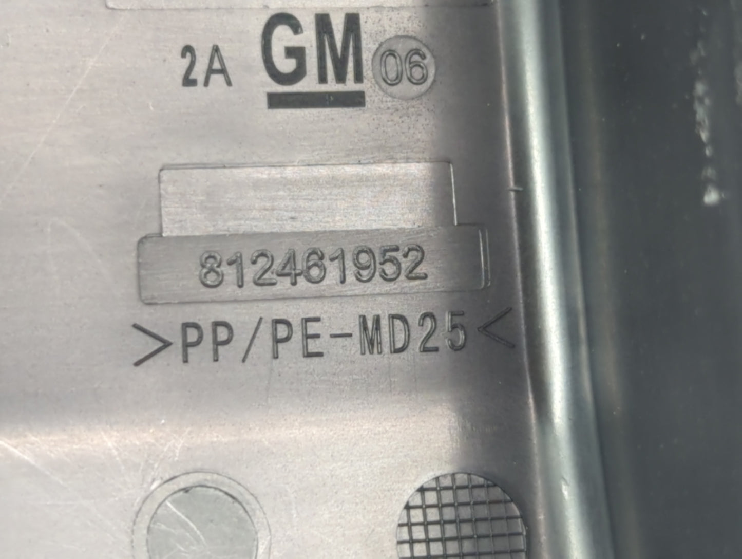 2018-2019 Chevrolet Equinox Fusebox Fuse Box Panel Relay Module P/N:812461952 Fits Fits 2018 2019 OEM Used Auto Parts - Oemu