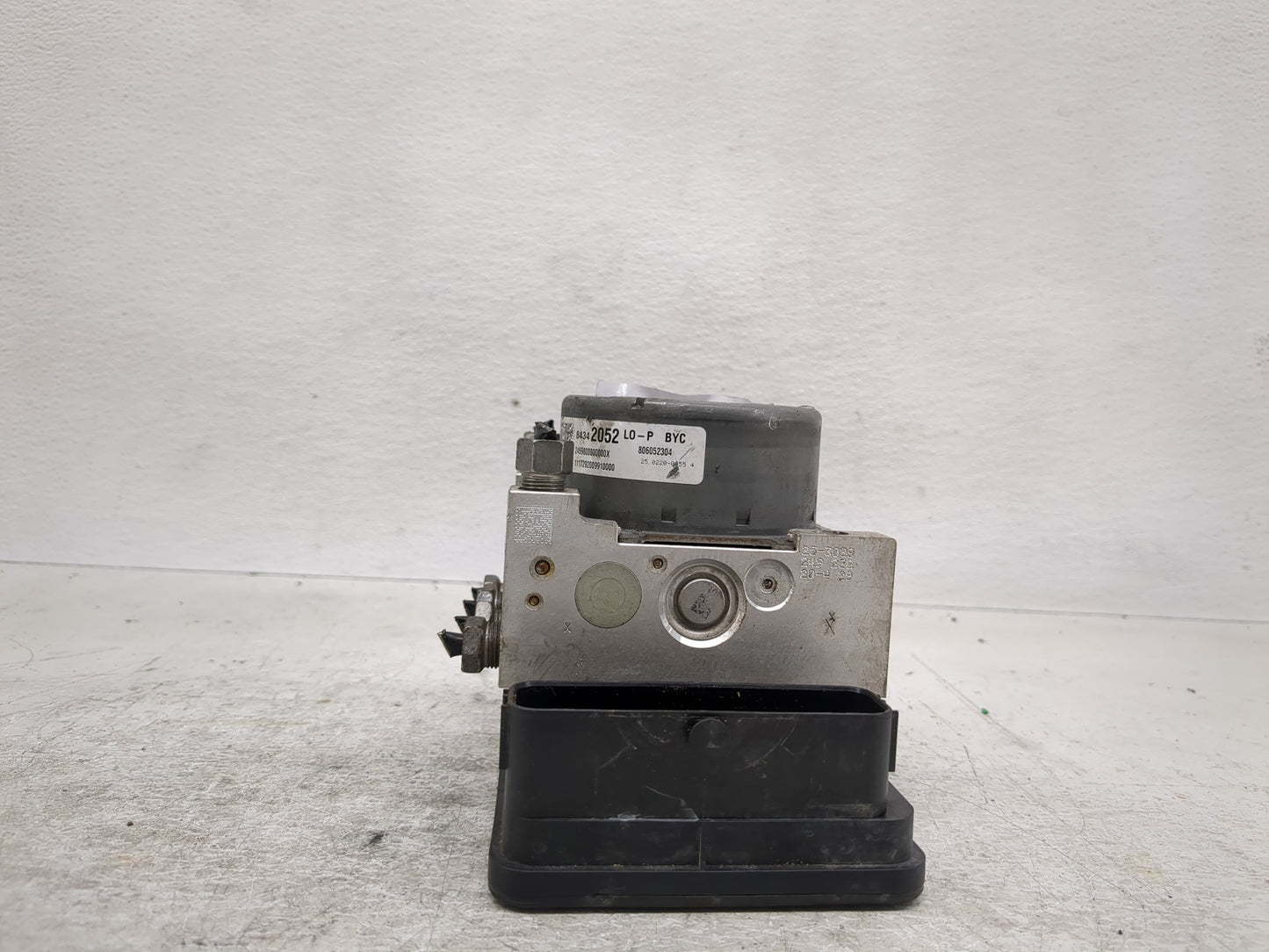 2018-2019 Chevrolet Equinox ABS Pump Control Module Replacement P/N:84342055 Fits Fits 2018 2019 2020 2021 OEM Used Auto Par
