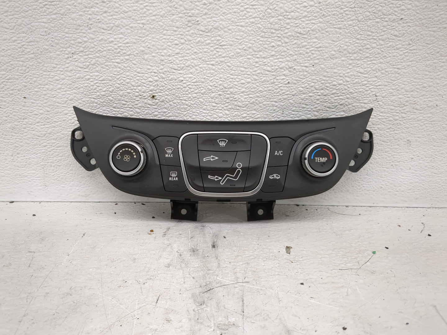 2018 Chevrolet Equinox Climate Control Module Temperature AC/Heater Replacement P/N:84422501 Fits OEM Used Auto Parts - Oemu