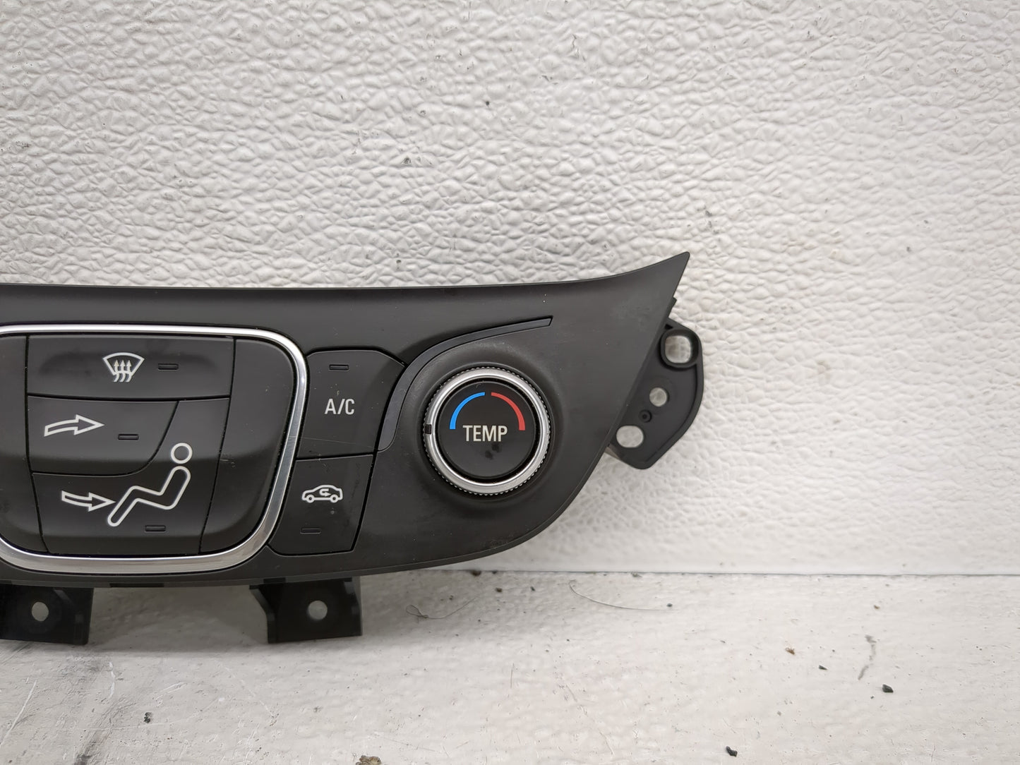 2018 Chevrolet Equinox Climate Control Module Temperature AC/Heater Replacement P/N:84422501 Fits OEM Used Auto Parts - Oemu