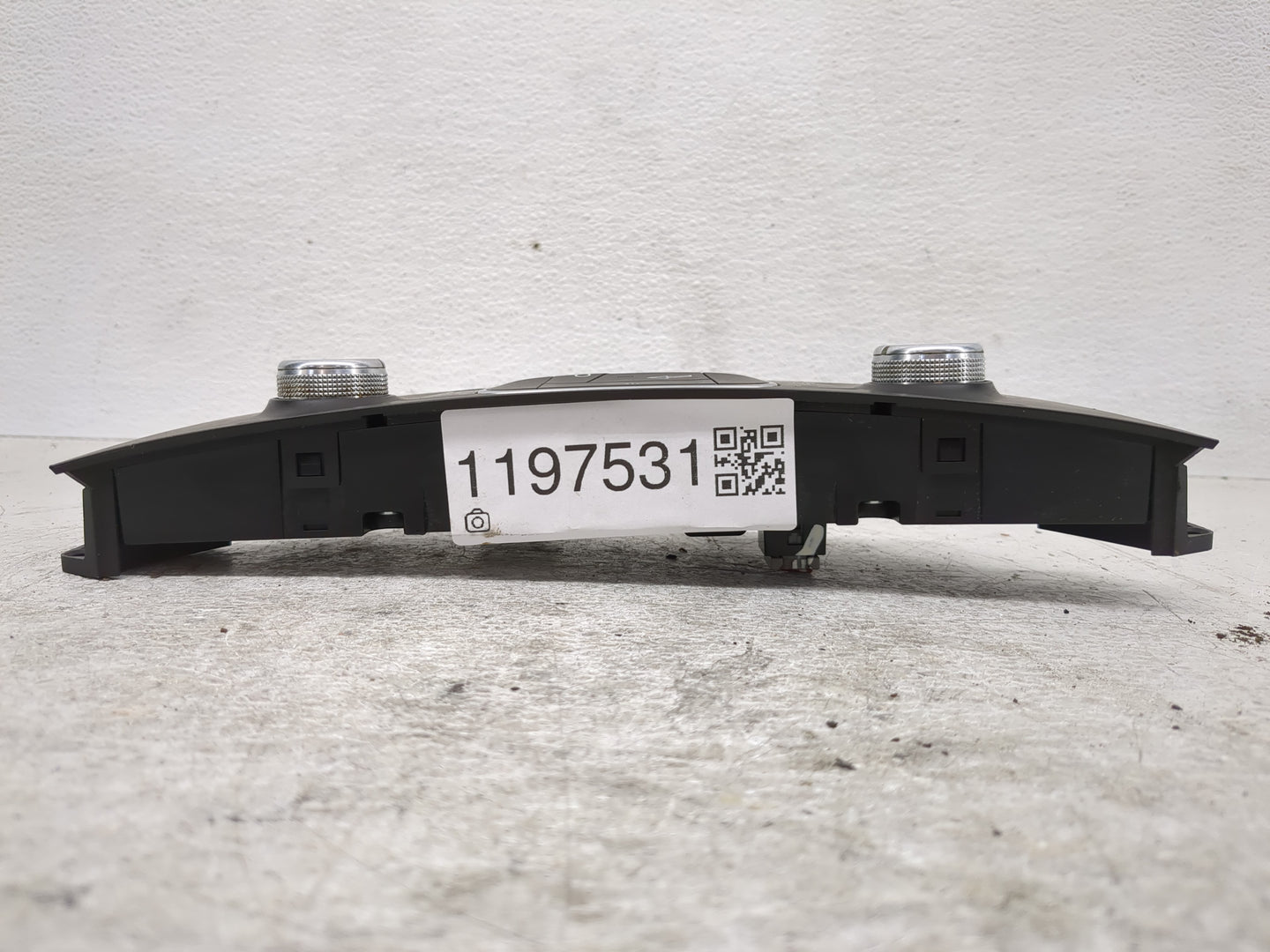 2018 Chevrolet Equinox Climate Control Module Temperature AC/Heater Replacement P/N:84422501 Fits OEM Used Auto Parts - Oemu