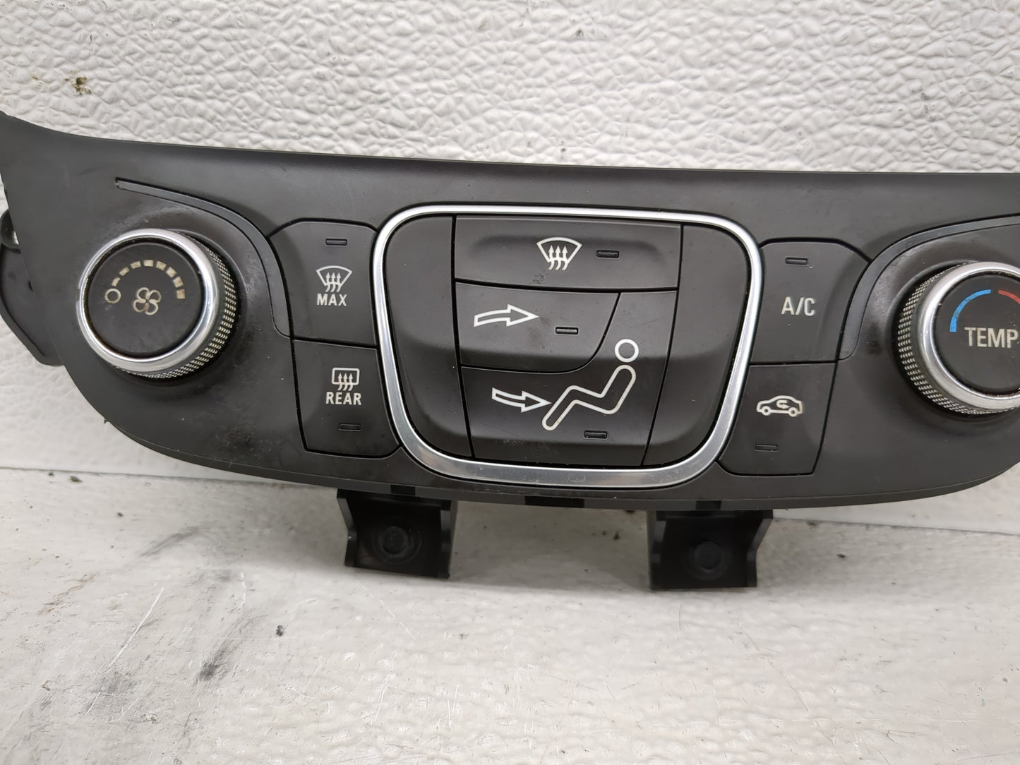 2018 Chevrolet Equinox Climate Control Module Temperature AC/Heater Replacement Fits OEM Used Auto Parts - Oemusedautoparts1