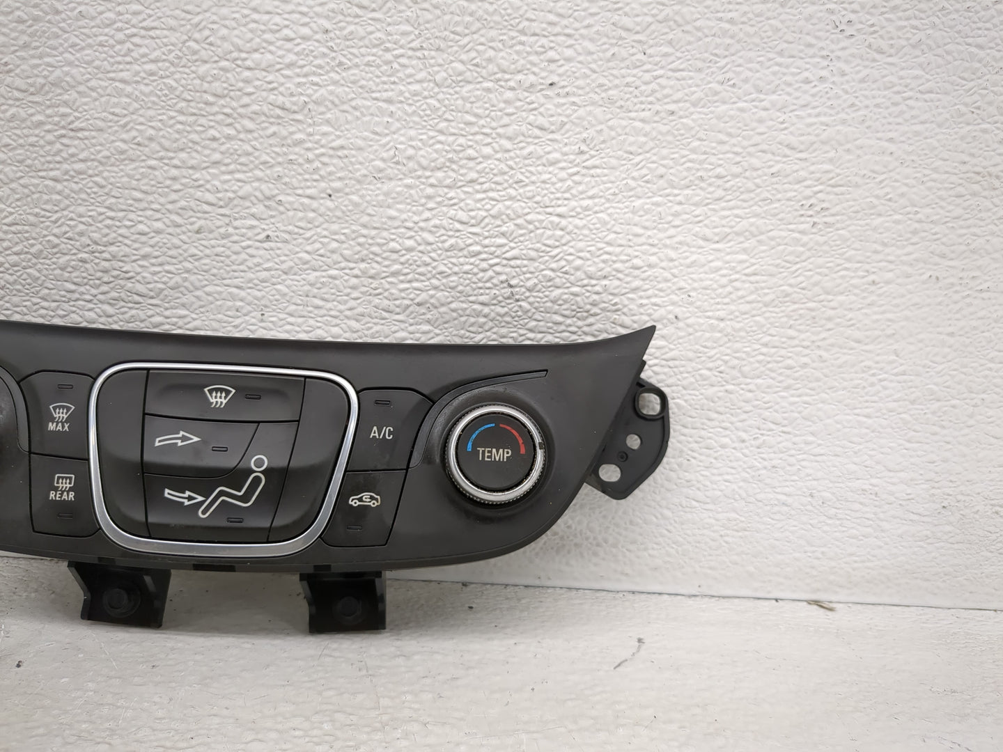 2018 Chevrolet Equinox Climate Control Module Temperature AC/Heater Replacement Fits OEM Used Auto Parts - Oemusedautoparts1