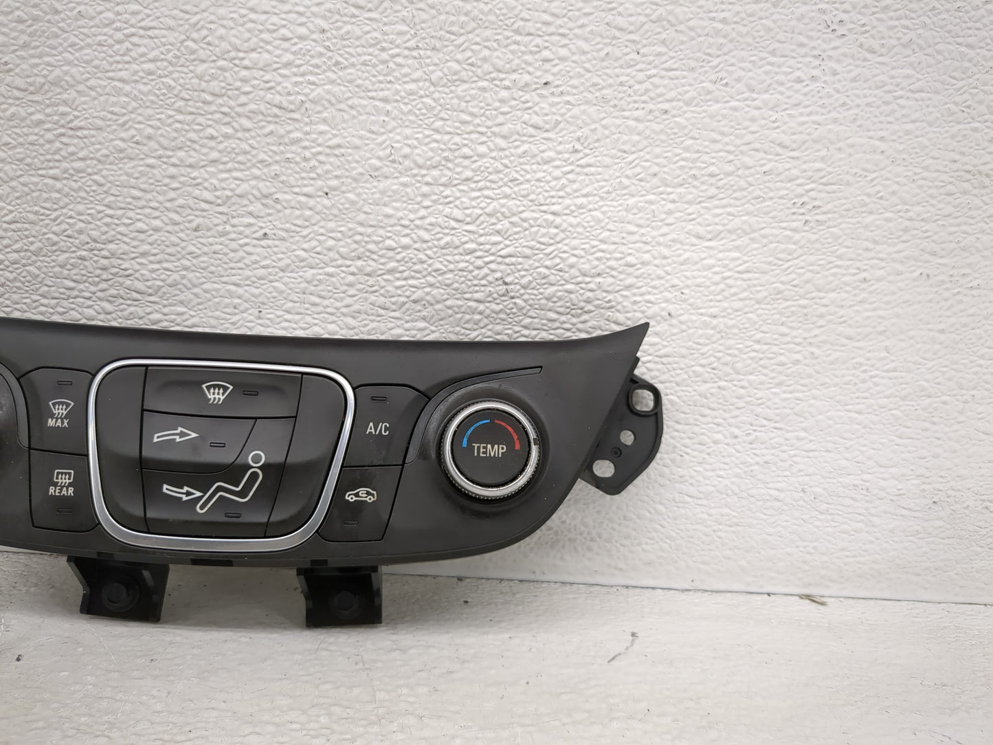 2018 Chevrolet Equinox Climate Control Module Temperature AC/Heater Replacement Fits OEM Used Auto Parts - Oemusedautoparts1