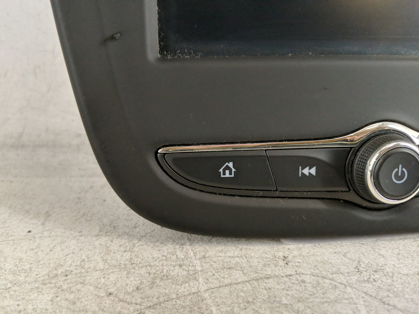 2018 Chevrolet Equinox Radio AM FM Cd Player Receiver Replacement P/N:84305071 Fits OEM Used Auto Parts - Oemusedautoparts1.