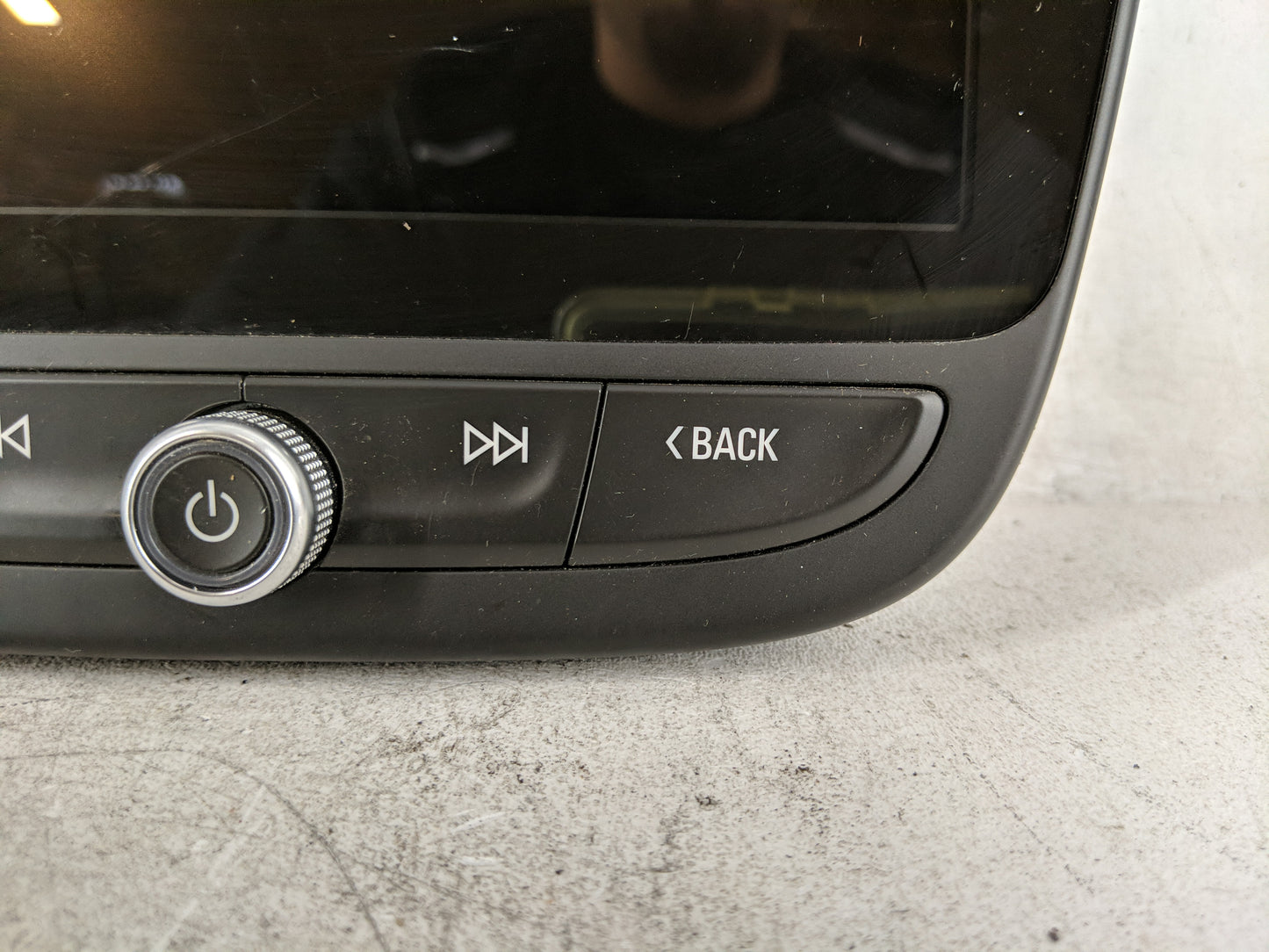 2018 Chevrolet Equinox Radio AM FM Cd Player Receiver Replacement P/N:84305071 Fits OEM Used Auto Parts - Oemusedautoparts1.