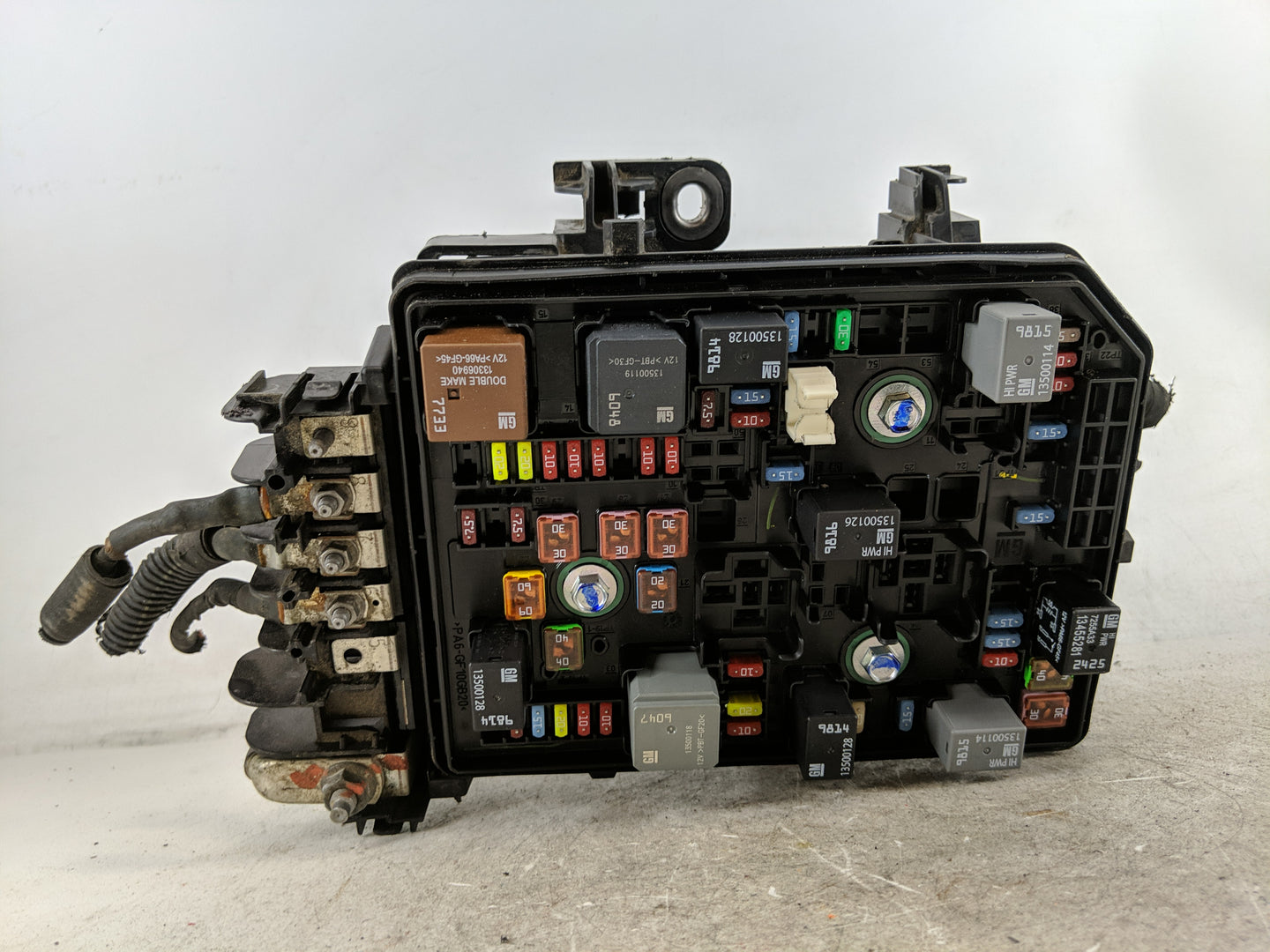 2018-2022 Chevrolet Equinox Fusebox Fuse Box Panel Relay Module P/N:23246682 Fits Fits 2018 2019 2020 2021 2022 OEM Used Aut