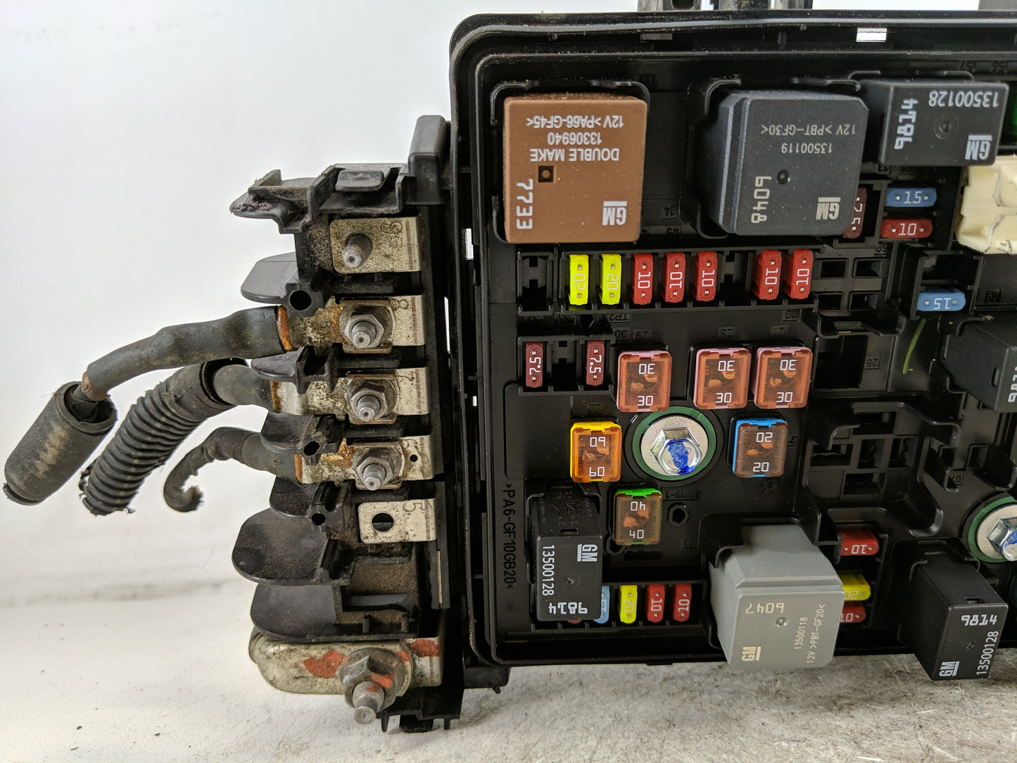 2018-2022 Chevrolet Equinox Fusebox Fuse Box Panel Relay Module P/N:23246682 Fits Fits 2018 2019 2020 2021 2022 OEM Used Aut