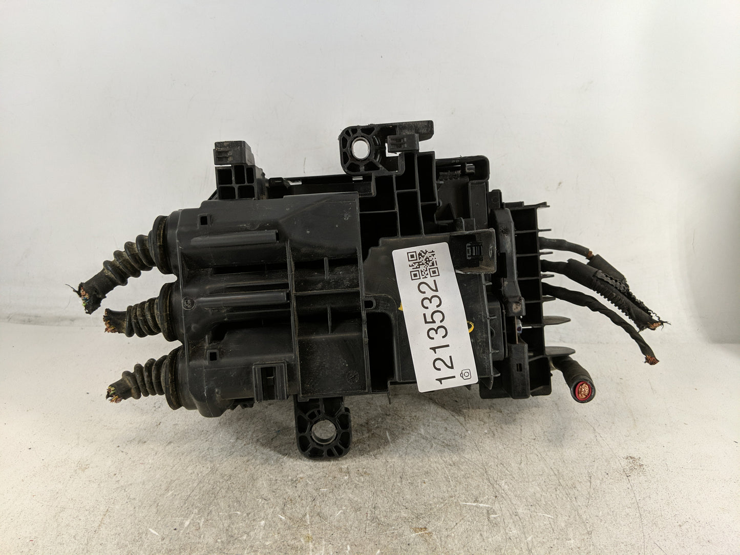2018-2022 Chevrolet Equinox Fusebox Fuse Box Panel Relay Module P/N:23246682 Fits Fits 2018 2019 2020 2021 2022 OEM Used Aut