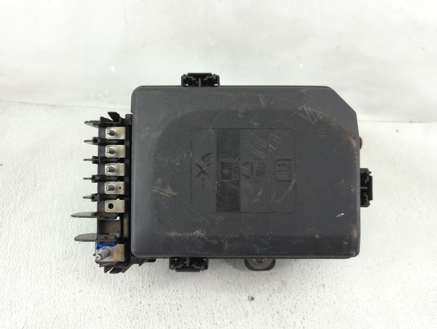 2018-2022 Chevrolet Equinox Fusebox Fuse Box Panel Relay Module P/N:23246682 Fits Fits 2018 2019 2020 2021 2022 OEM Used Aut