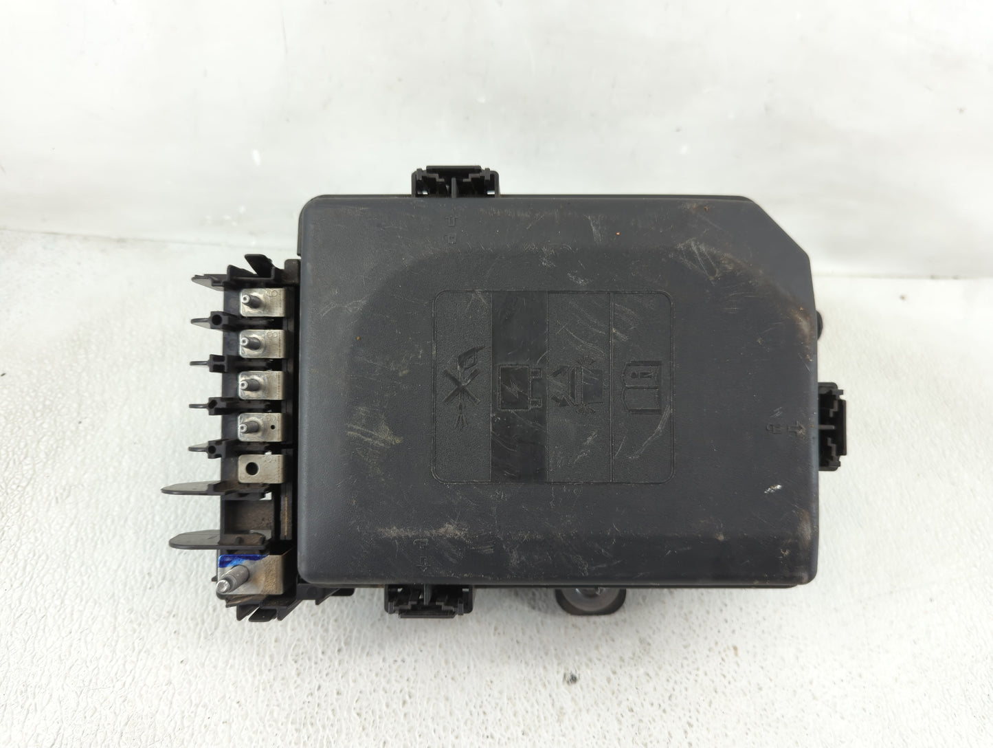2018-2022 Chevrolet Equinox Fusebox Fuse Box Panel Relay Module P/N:23246682 Fits Fits 2018 2019 2020 2021 2022 OEM Used Aut
