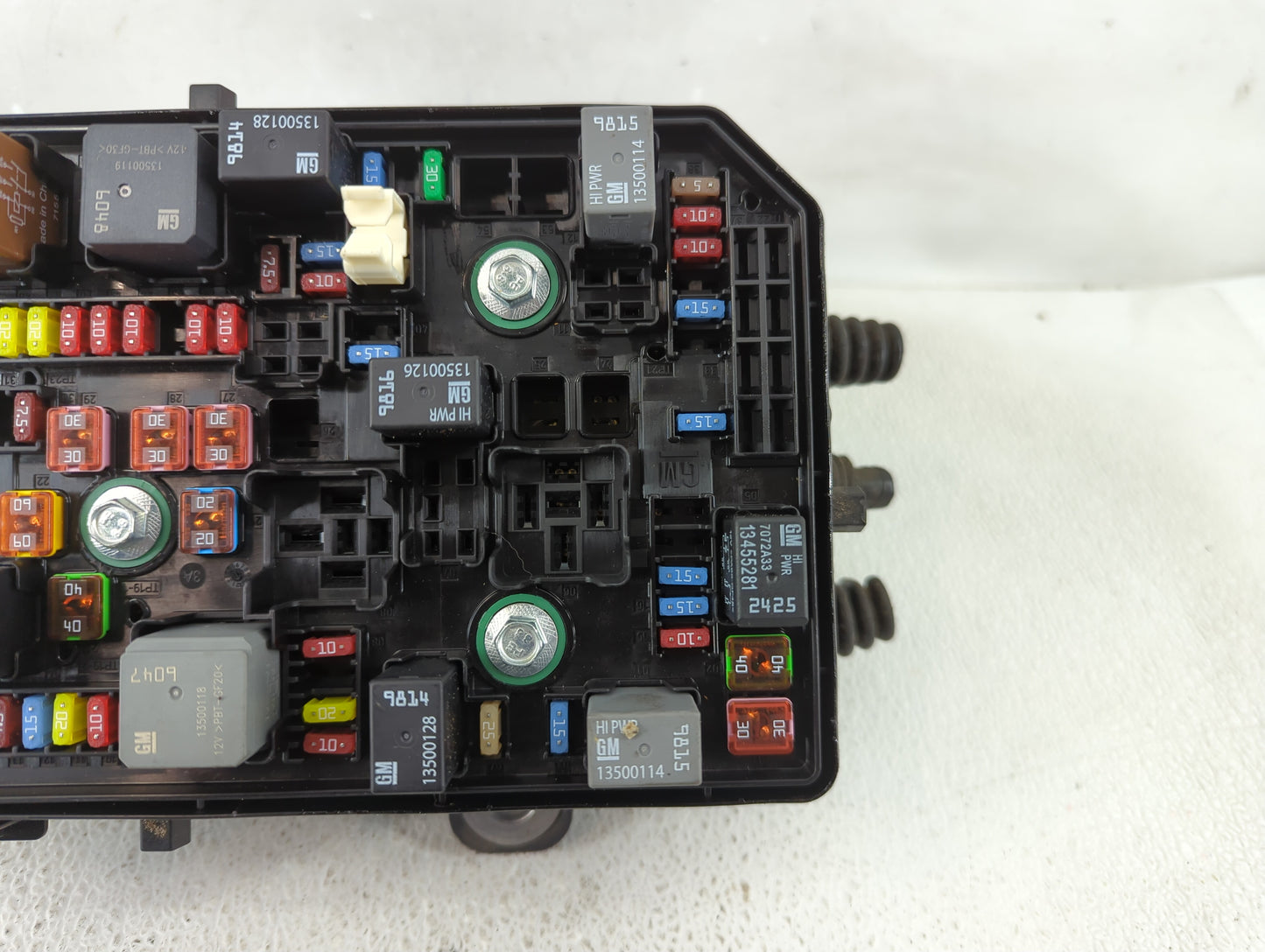 2018-2022 Chevrolet Equinox Fusebox Fuse Box Panel Relay Module P/N:23246682 Fits Fits 2018 2019 2020 2021 2022 OEM Used Aut