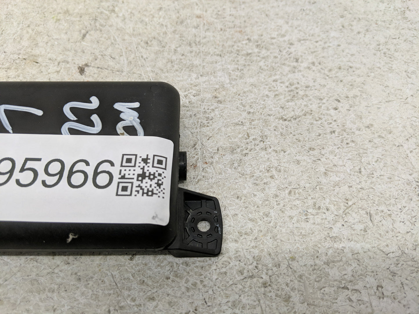 2018 Chevrolet Equinox Chassis Control Module Ccm Bcm Body Control - Oemusedautoparts1.com
