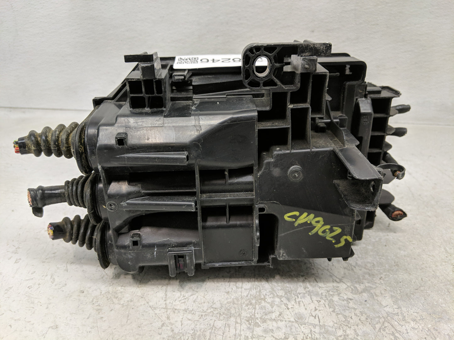 2018-2022 Chevrolet Equinox Fusebox Fuse Box Panel Relay Module P/N:812461952 23246682 Fits Fits 2018 2019 2020 2021 2022 OE