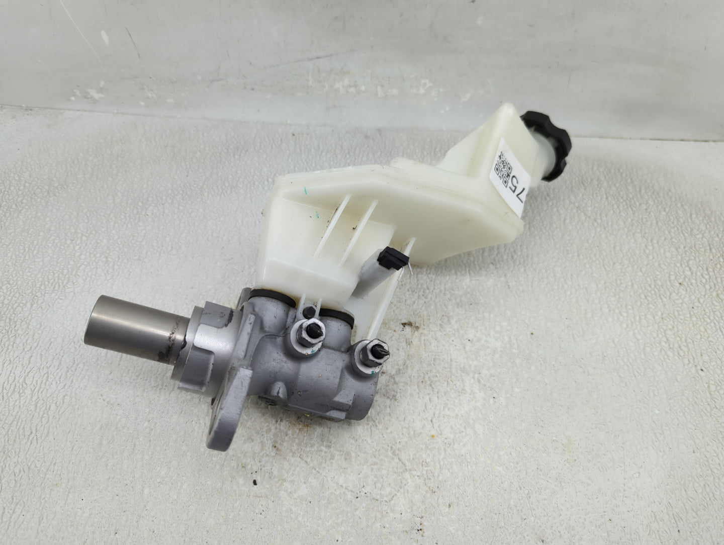 2018-2022 Chevrolet Equinox Brake Master Cylinder - Oemusedautoparts1.com