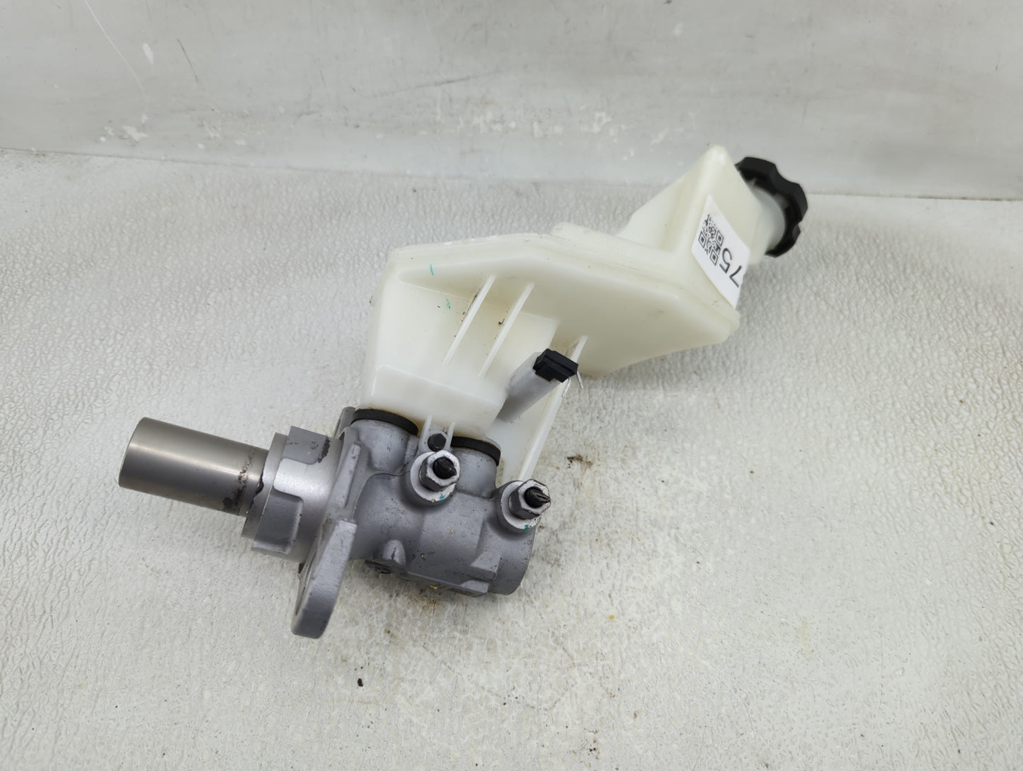 2018-2022 Chevrolet Equinox Brake Master Cylinder - Oemusedautoparts1.com