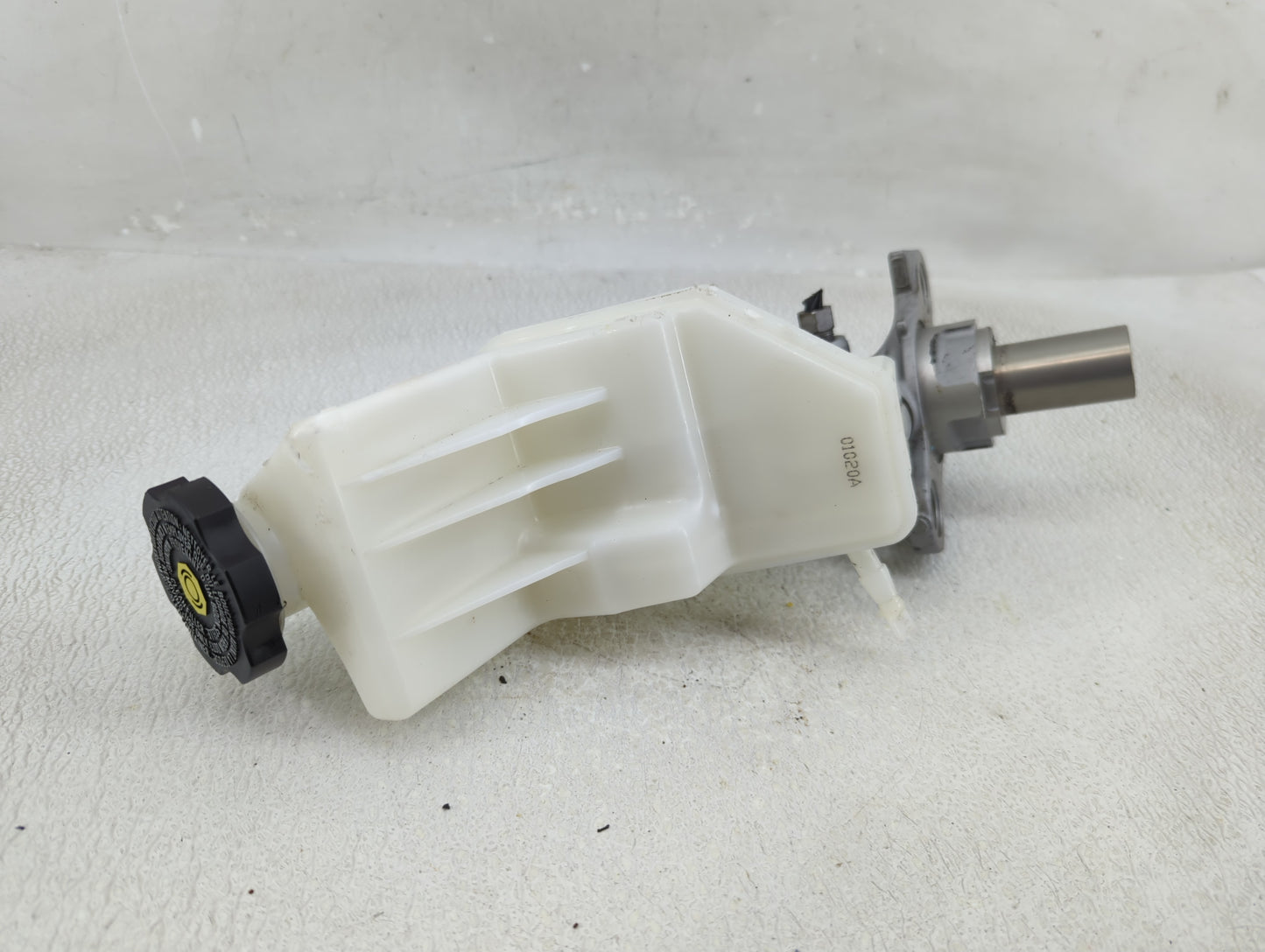 2018-2022 Chevrolet Equinox Brake Master Cylinder - Oemusedautoparts1.com
