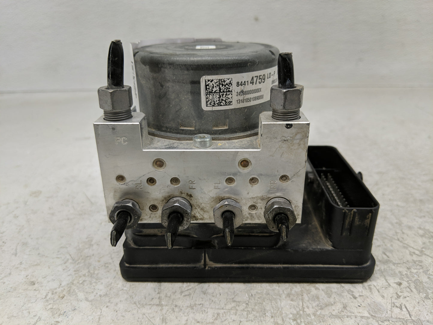 2018-2019 Chevrolet Equinox ABS Pump Control Module Replacement P/N:84374039 Fits Fits 2018 2019 2020 2021 OEM Used Auto Par